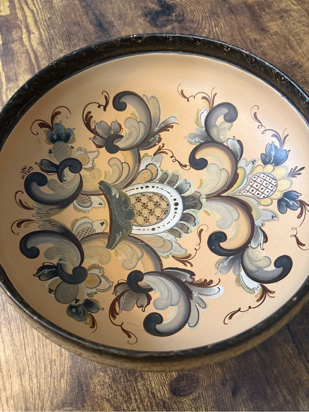 Vintage Hand-Painted Decorative Bowl in Beige and Blue. Signed U.M Lien 1987
